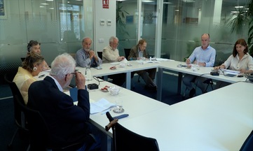 Premio Es de libro para alumnos de Andalucía, Cataluña, Comunidad Valenciana, Galicia y Madrid