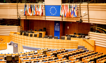 IA: El Parlamento Europeo aprueba un informe para garantizar la transparencia y remuneración por el uso de obras protegidas